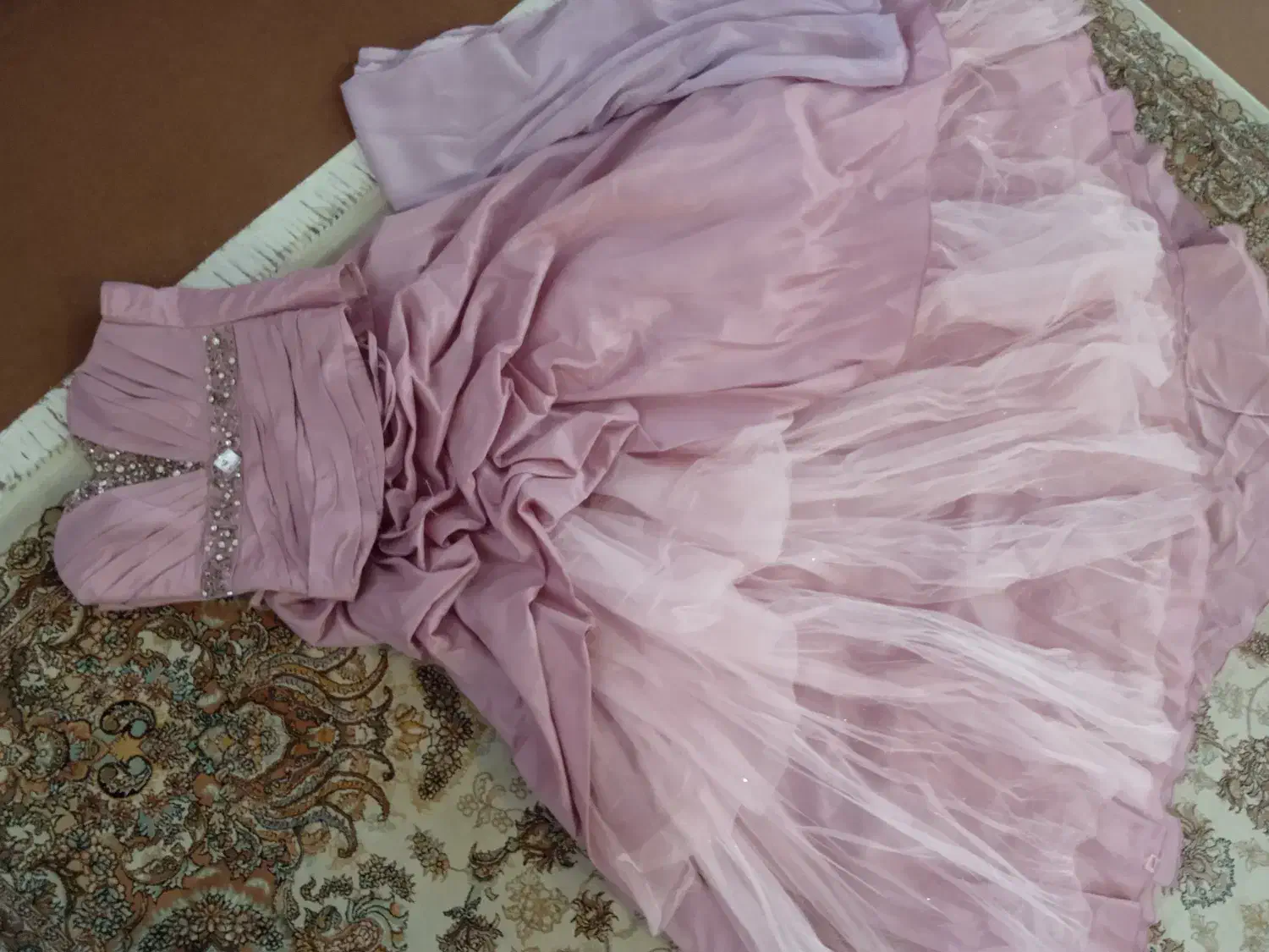 لباس نامزدی|لباس|بافق, |دیوار