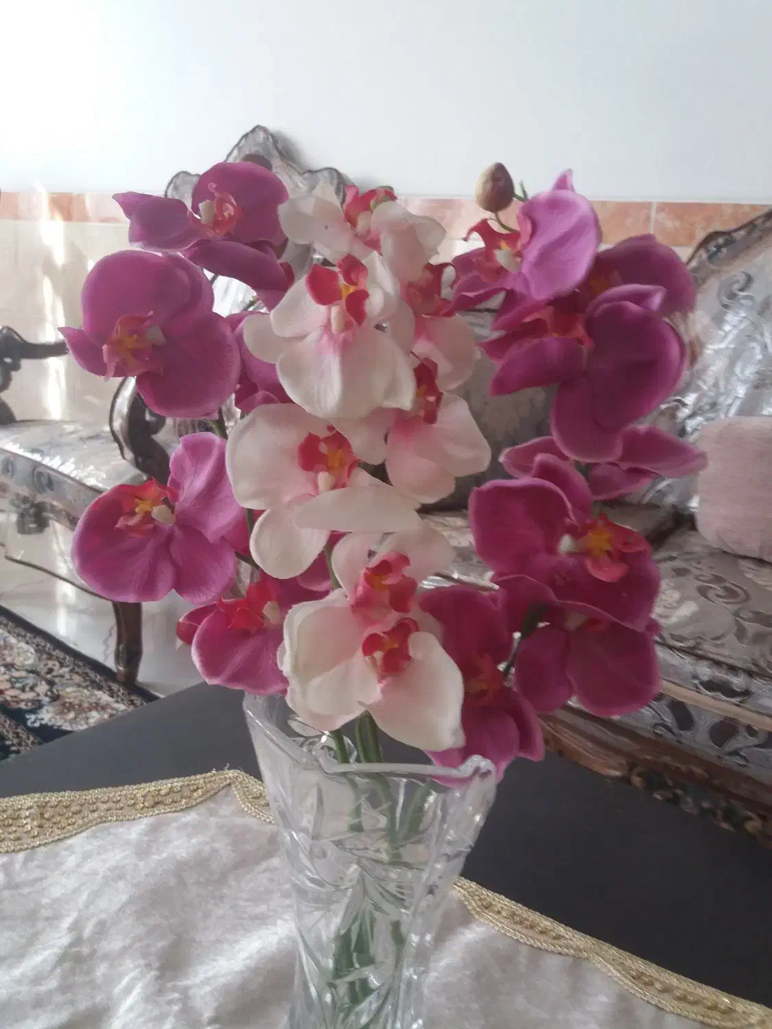 سه شاخه گل ۳۰۰۰۰۰|گل مصنوعی|همدان, |دیوار