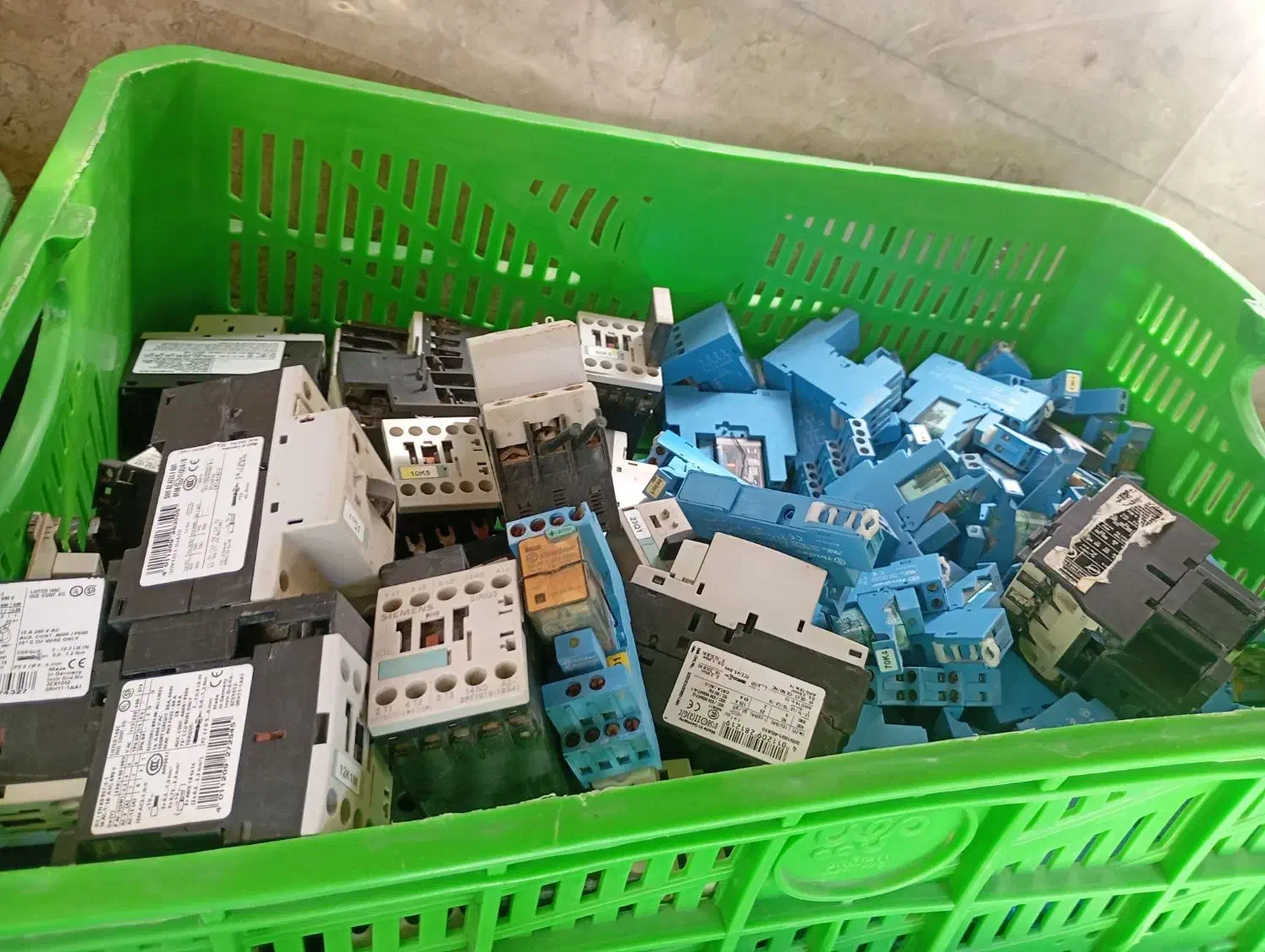 فروش خرید خازن اینورتر plc کنتاکتور کلید اتوماتیک|ماشینآلات صنعتی|مشهد, گلبرگ شمالی|دیوار