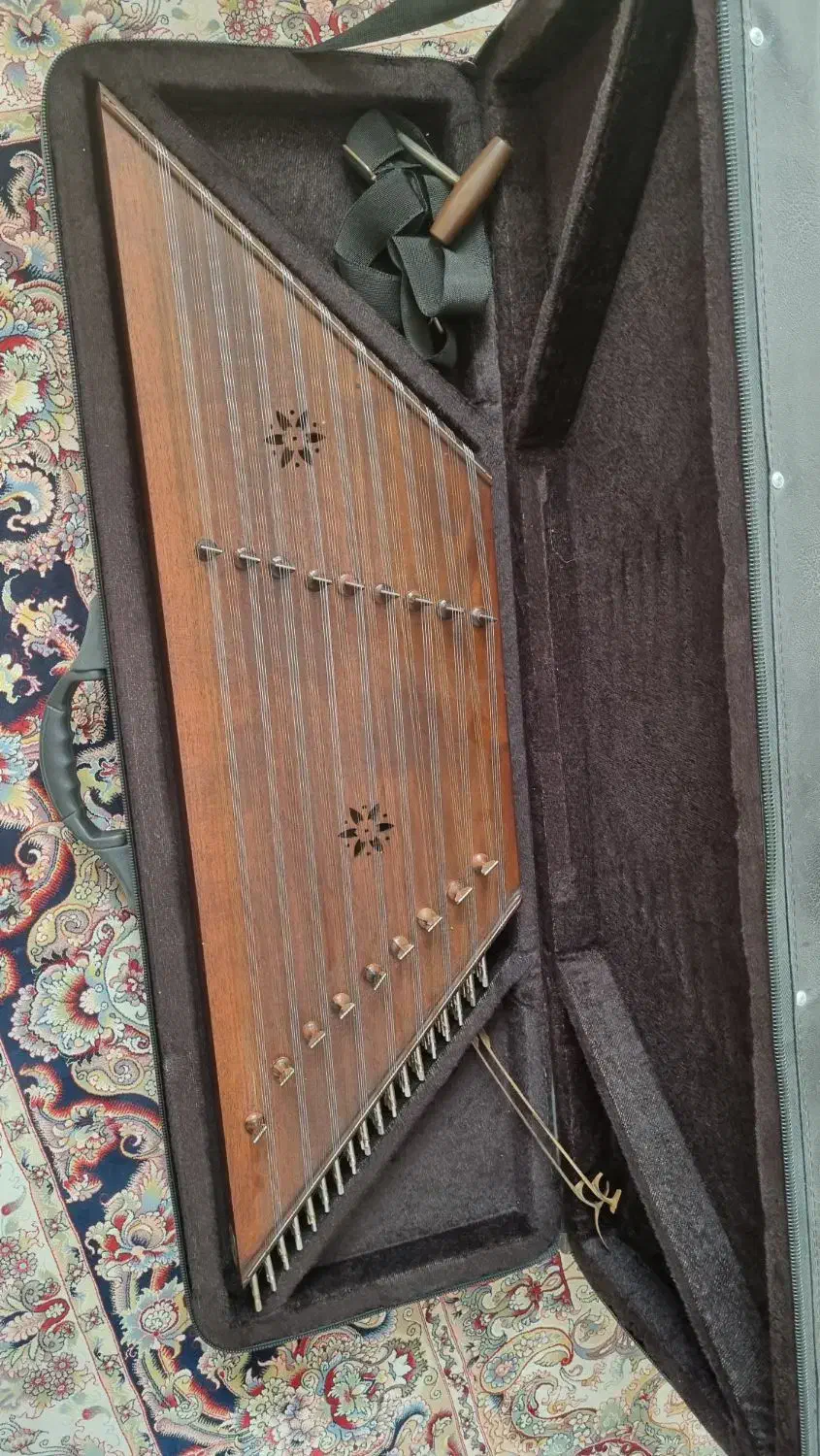 سنتور نونو|سازهای سنتی|اسلامشهر, باغ فیض|دیوار