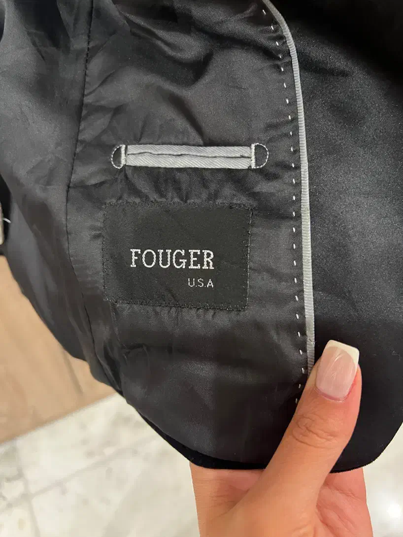 کت خارجی مخمل پسرانه مناسب ۷ تا ۹ سال|کفش و لباس بچه|تهران, پاسداران|دیوار