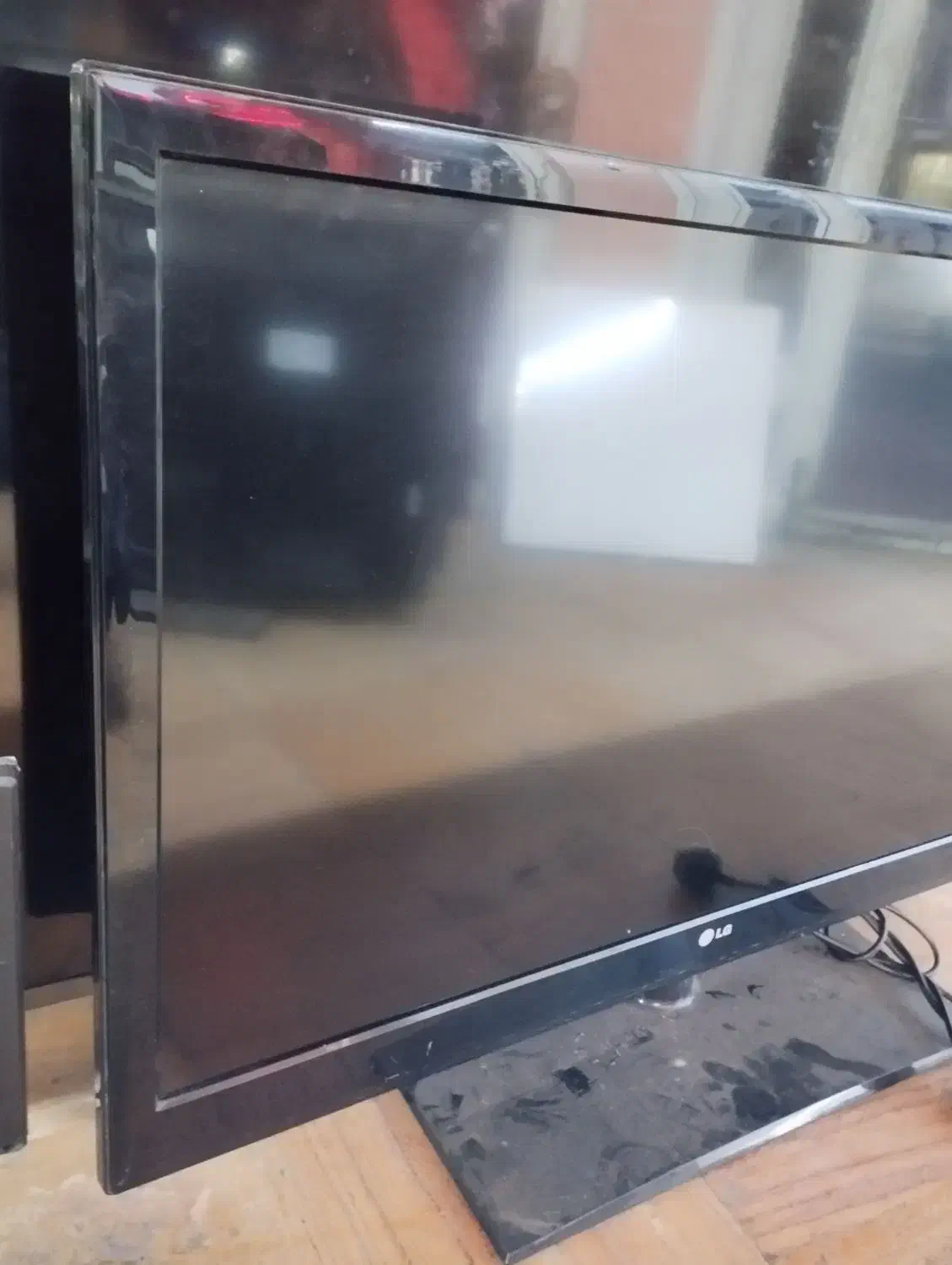 تلوزیون42 ال جی|تلویزیون و پروژکتور|خوی, |دیوار