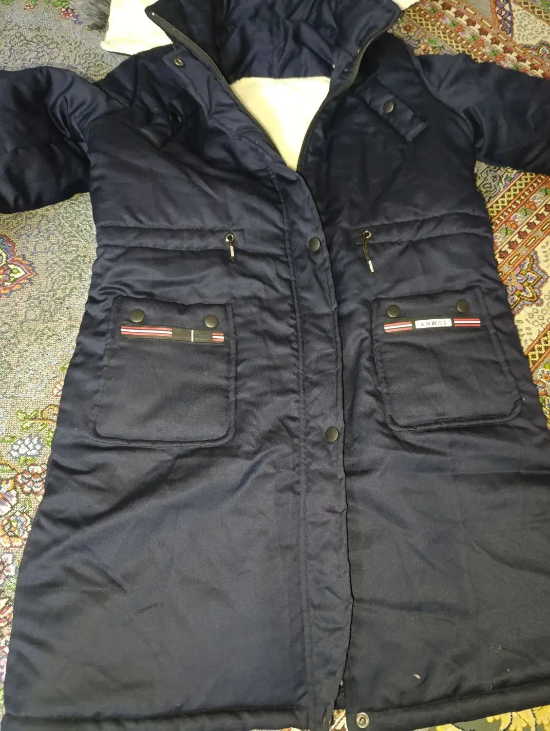 کاپشن|لباس|مشهد, هنرور|دیوار