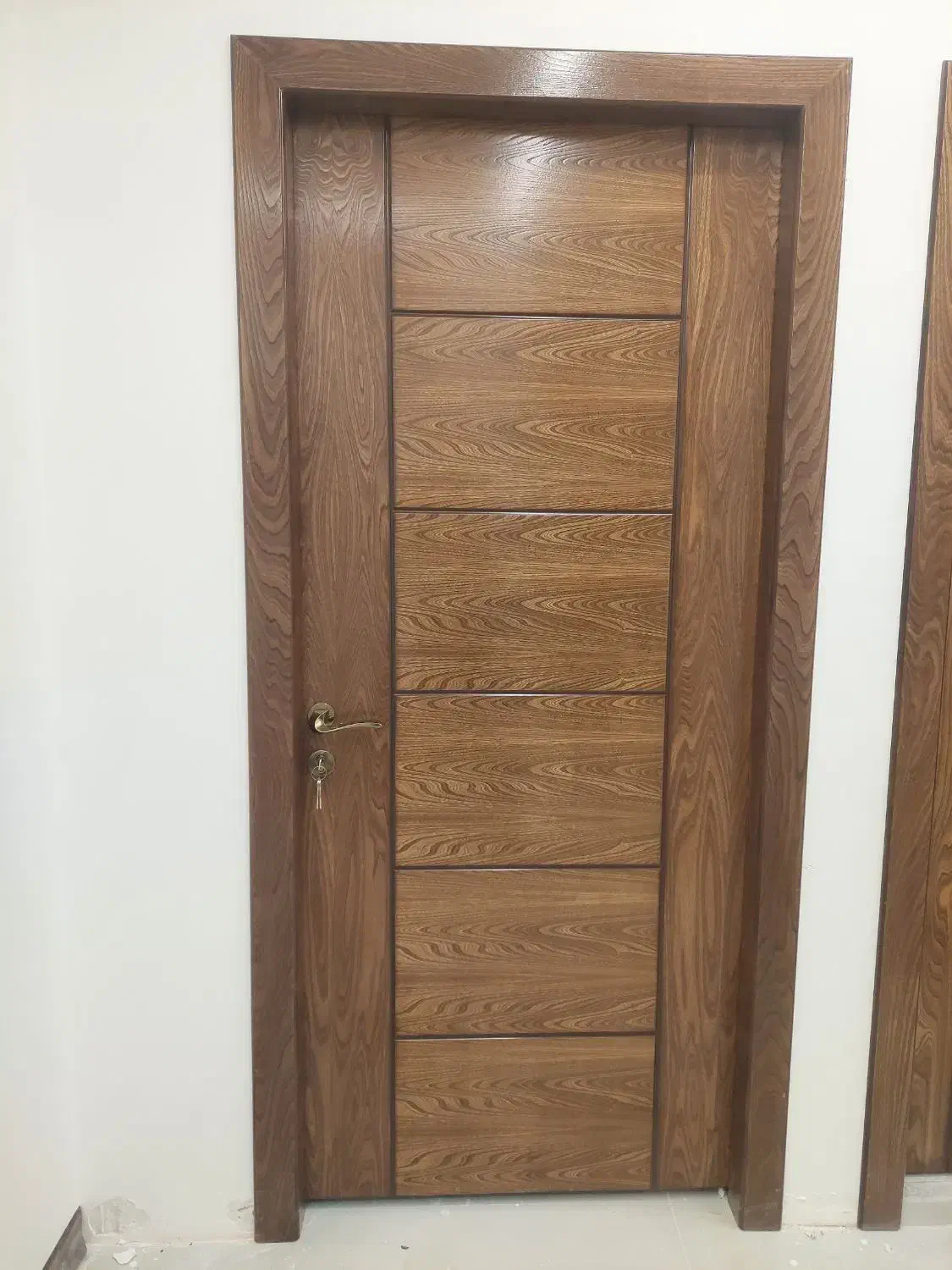 نصب انواع درب و چهار چوب چوبی|خدمات پیشه و مهارت|یزد, |دیوار