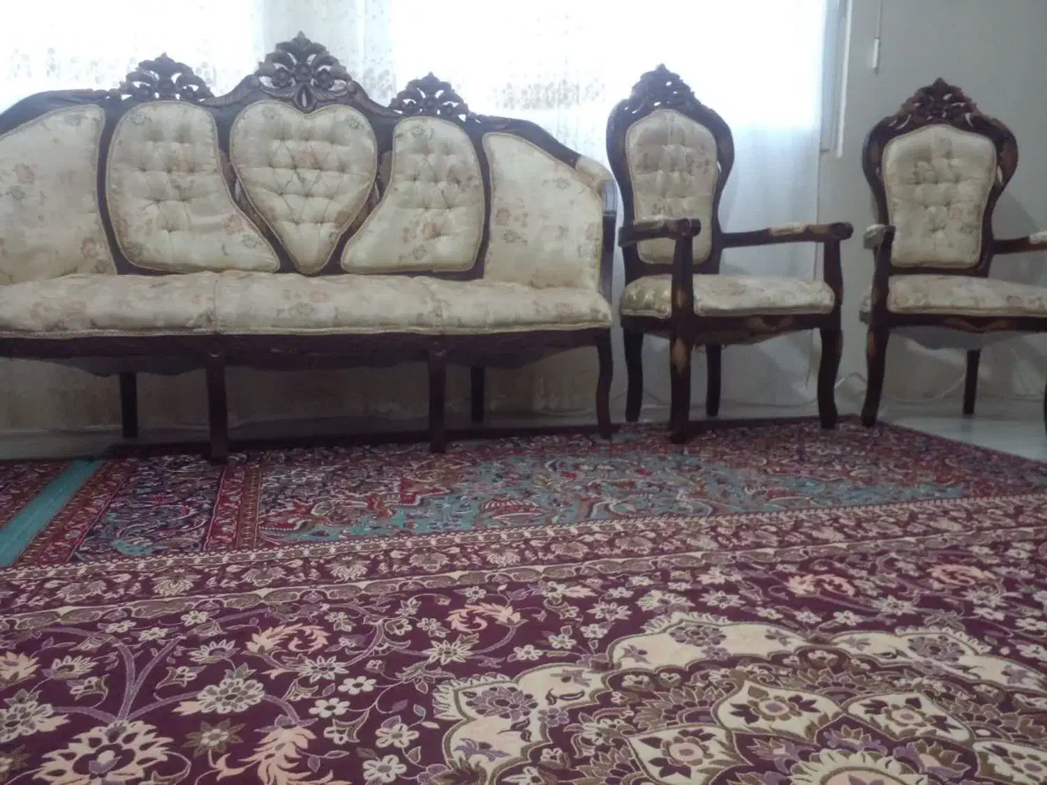 مبل سلطنتی|مبلمان خانگی و میز عسلی|گلبهار, شهر جدید گلبهار|دیوار