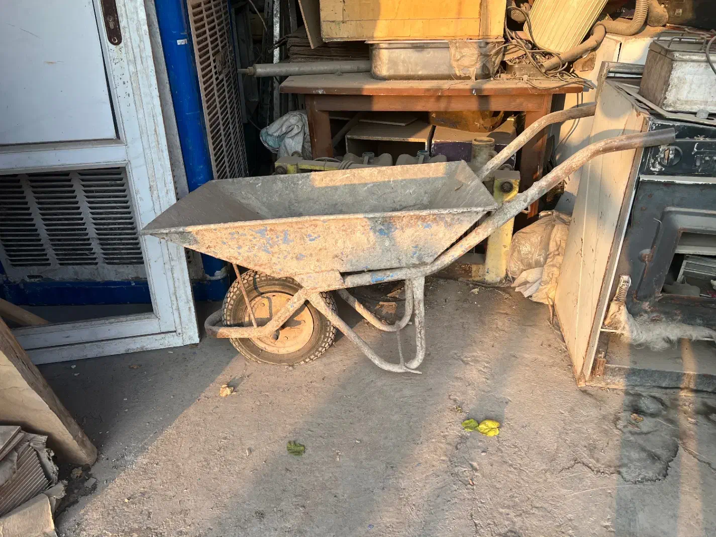 بالابر ساختمانی - فرقون - شن کش - تخته بنایی|مصالح و تجهیزات ساختمان|خاوران, |دیوار