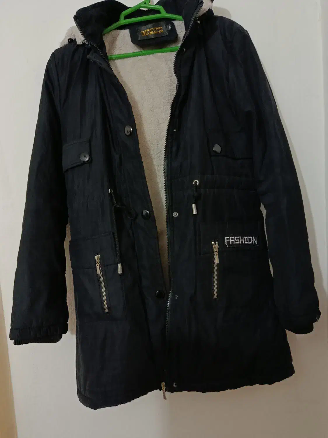 کاپشن ضخیم و گرم|لباس|آستانه اشرفیه, |دیوار