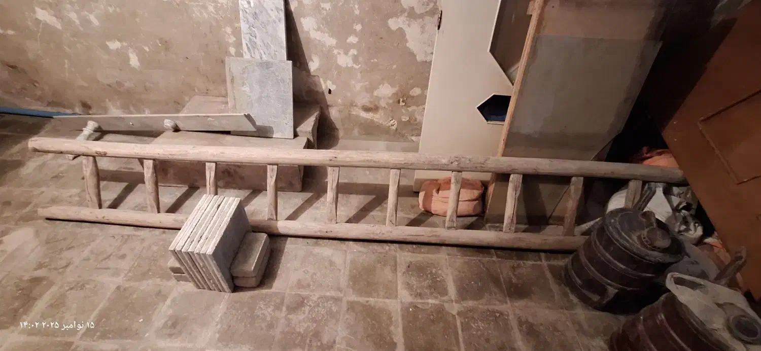 نردبان چوبی بزرگ|مصالح و تجهیزات ساختمان|بروجرد, |دیوار