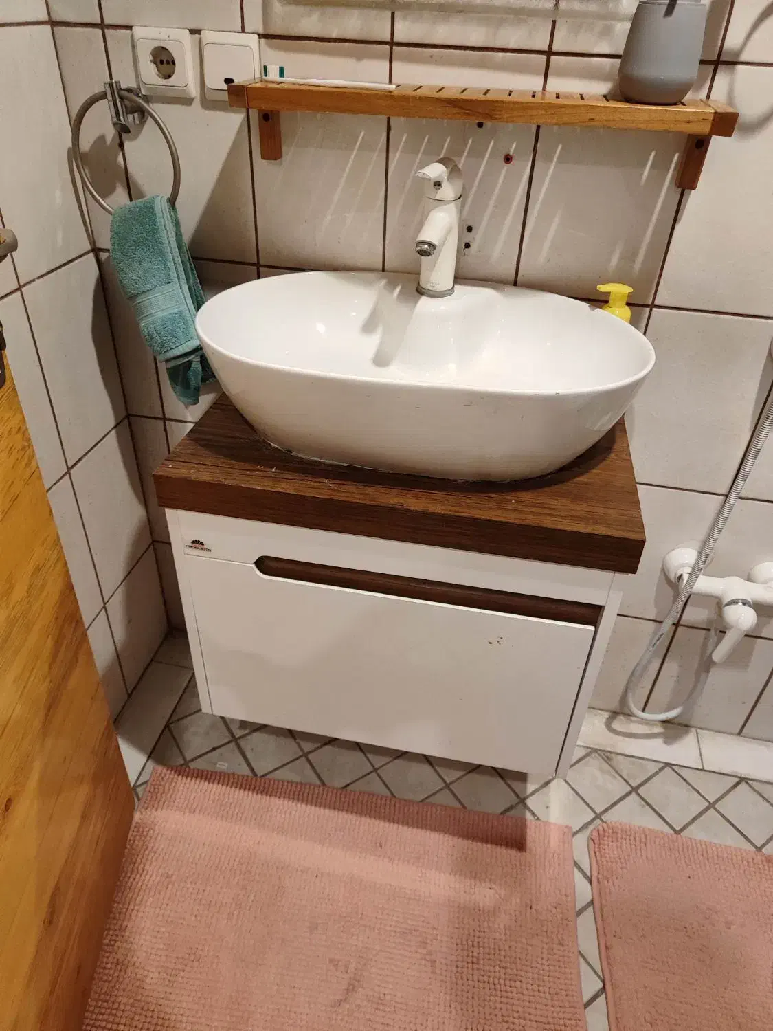 ۲ عدد روشویی و کابینت|لوازم سرویس بهداشتی|شیراز, ارم|دیوار