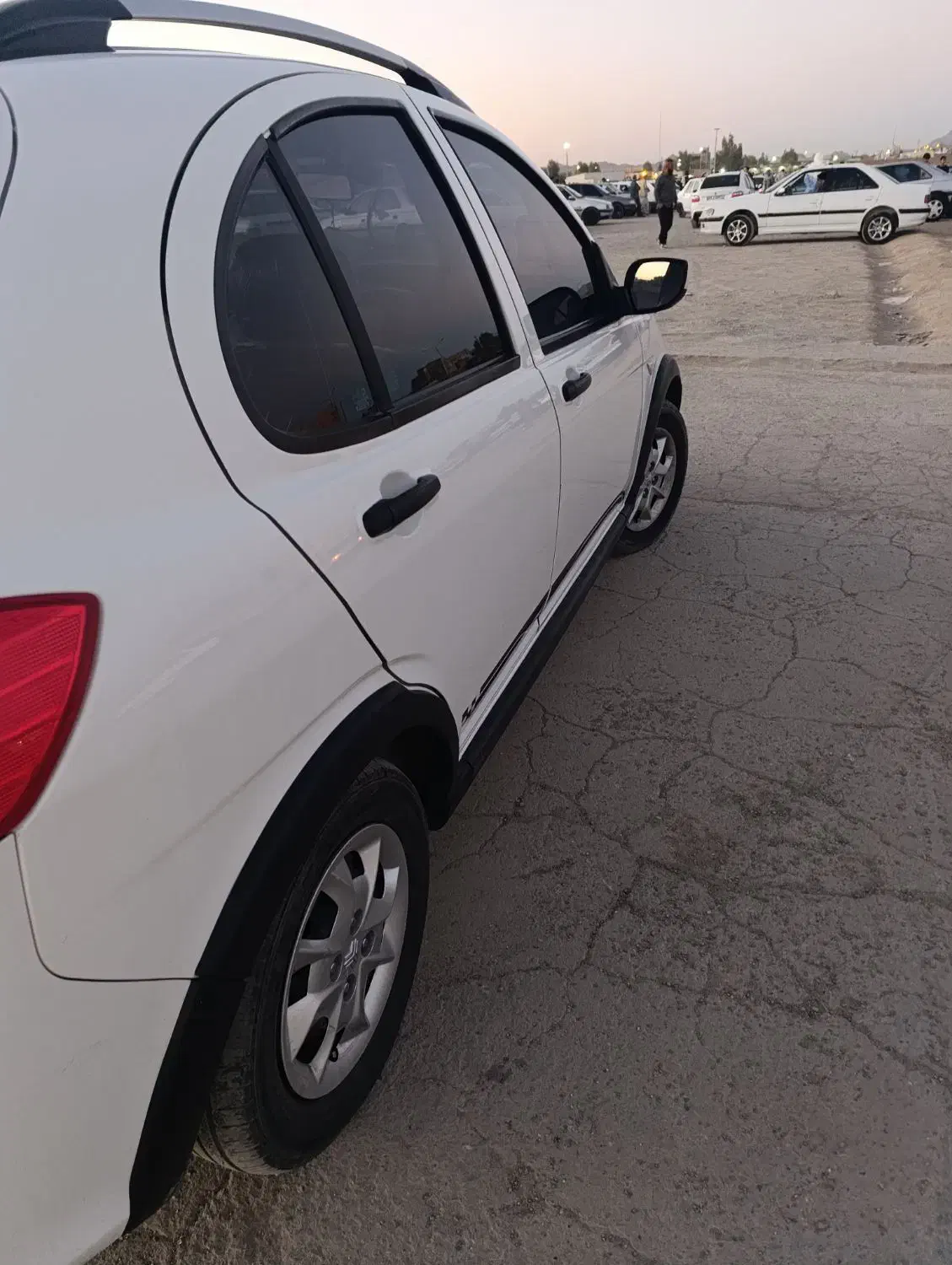 فروشی|خودرو سواری و وانت|زاهدان, |دیوار