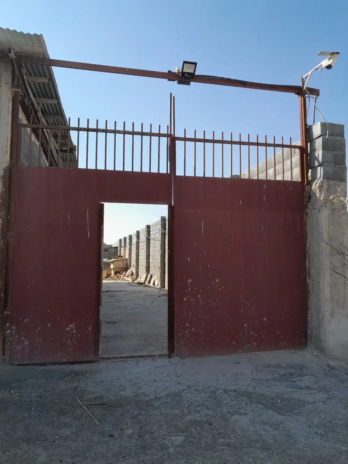 کارگاه شرودان ۶۳۰ متر . برق سه فاز آب شرب. دوربین|فروش دفتر صنعتی، کشاورزی، تجاری|فلاورجان, |دیوار