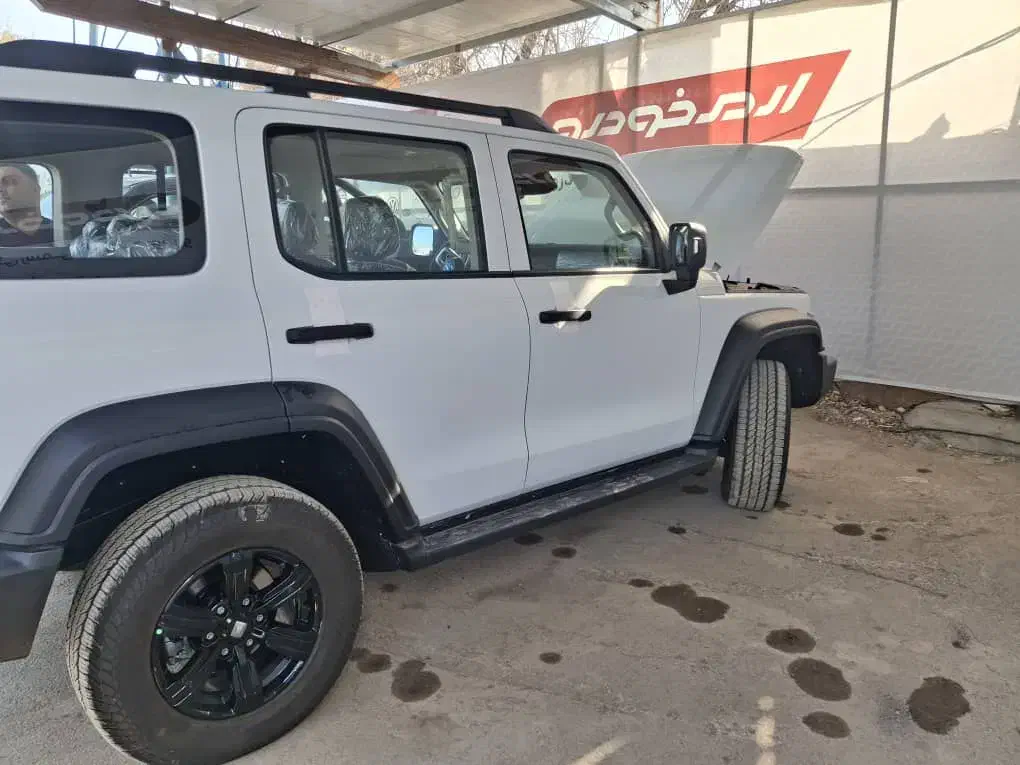 تانک ۳۰۰|خودرو سواری و وانت|صدرا-فارس, فاز ۱|دیوار