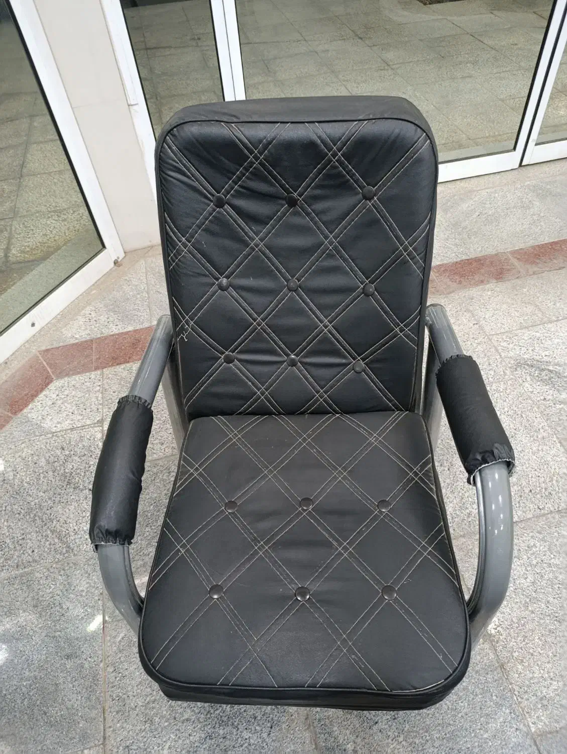 صندلی تعداد ۹عدد|صندلی و نیمکت|مشهد, چهارچشمه|دیوار