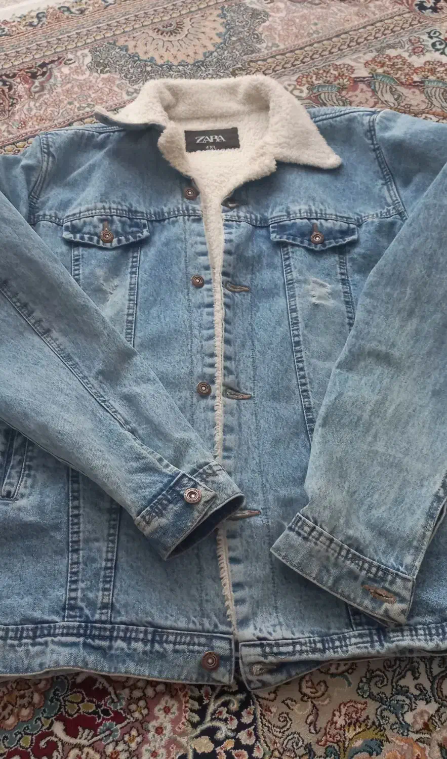 کت لی تو کرکی|لباس|فردیس, شهرک راه آهن|دیوار