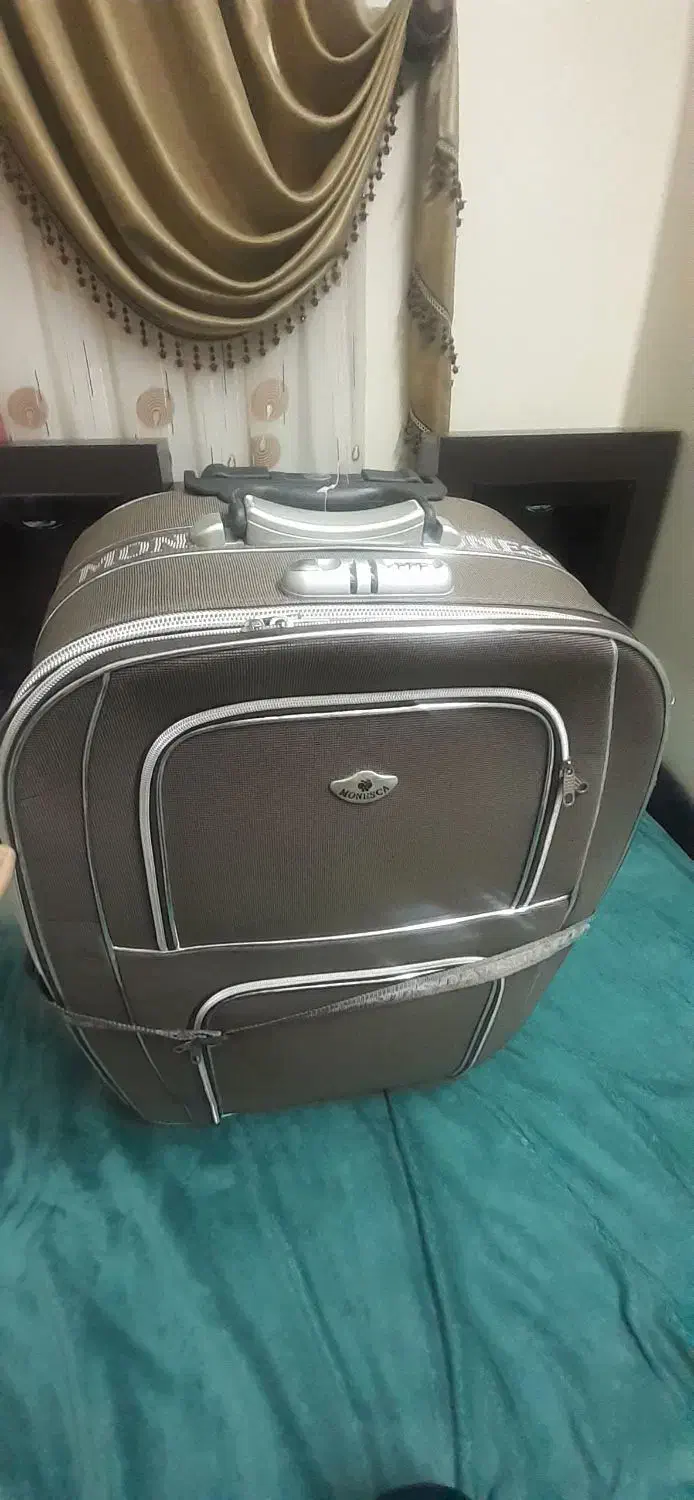 چمدان مسافرتی نو|کیف، کفش، کمربند|پاکدشت, پاکدشت (مامازند)|دیوار