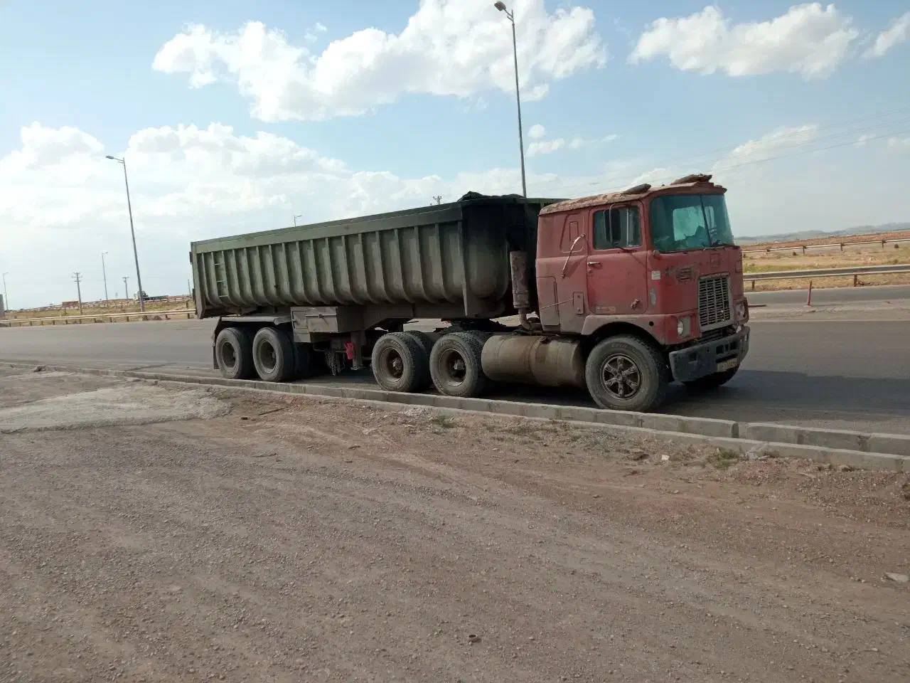 کامیون. کشنده ماک|خودرو سنگین|کرمان, |دیوار