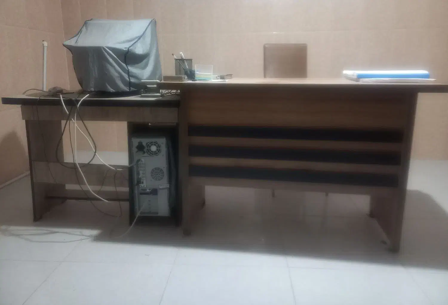 میز و صندلی اداری|دفتر کار|فاروج, |دیوار