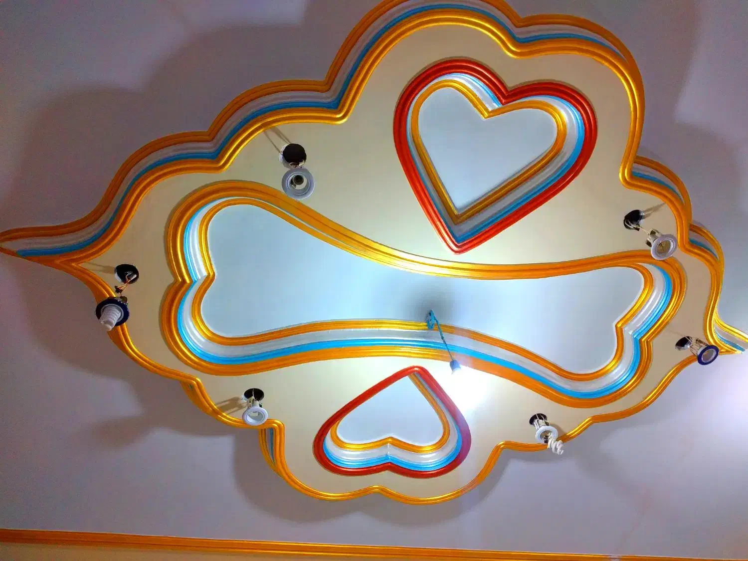 رنگ آمیزی درب و پنجره و گچ|خدمات پیشه و مهارت|ایرانشهر, |دیوار