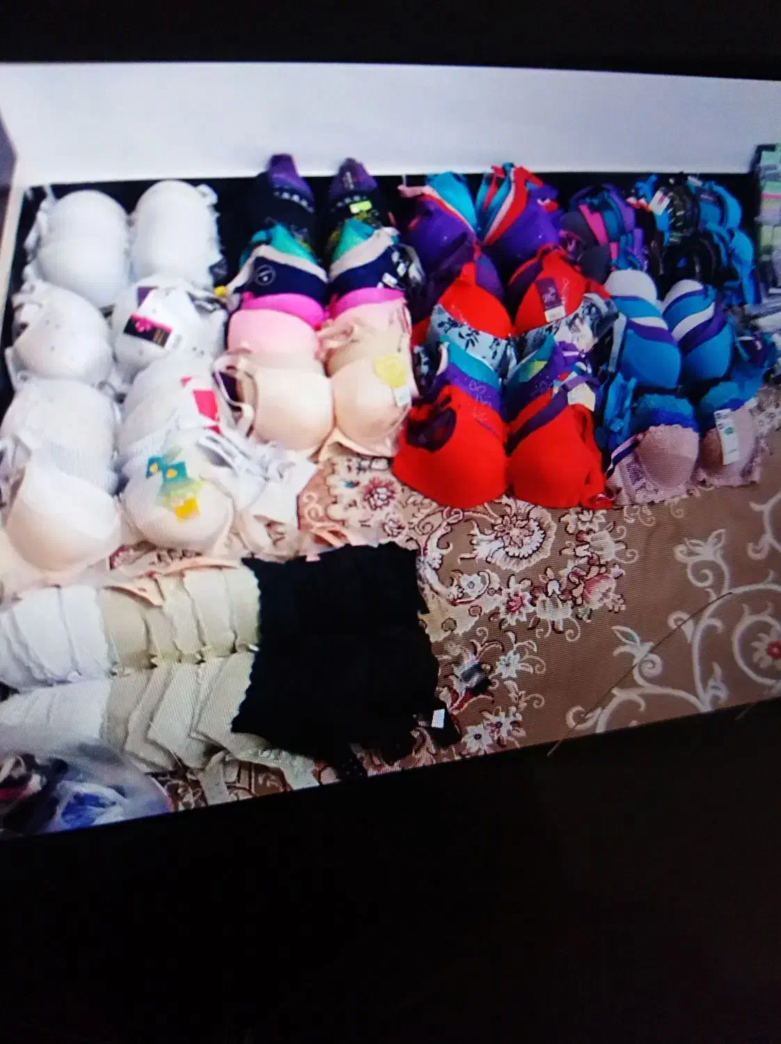 حراج سوتین اسفنجی|لباس|نهاوند, |دیوار