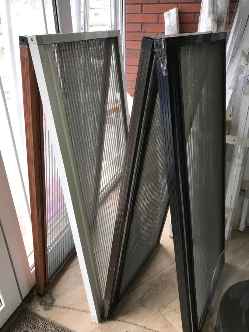 توری پلیسه نصب در یک ساعت و پنجره های upvc|خدمات پیشه و مهارت|کوچصفهان, |دیوار