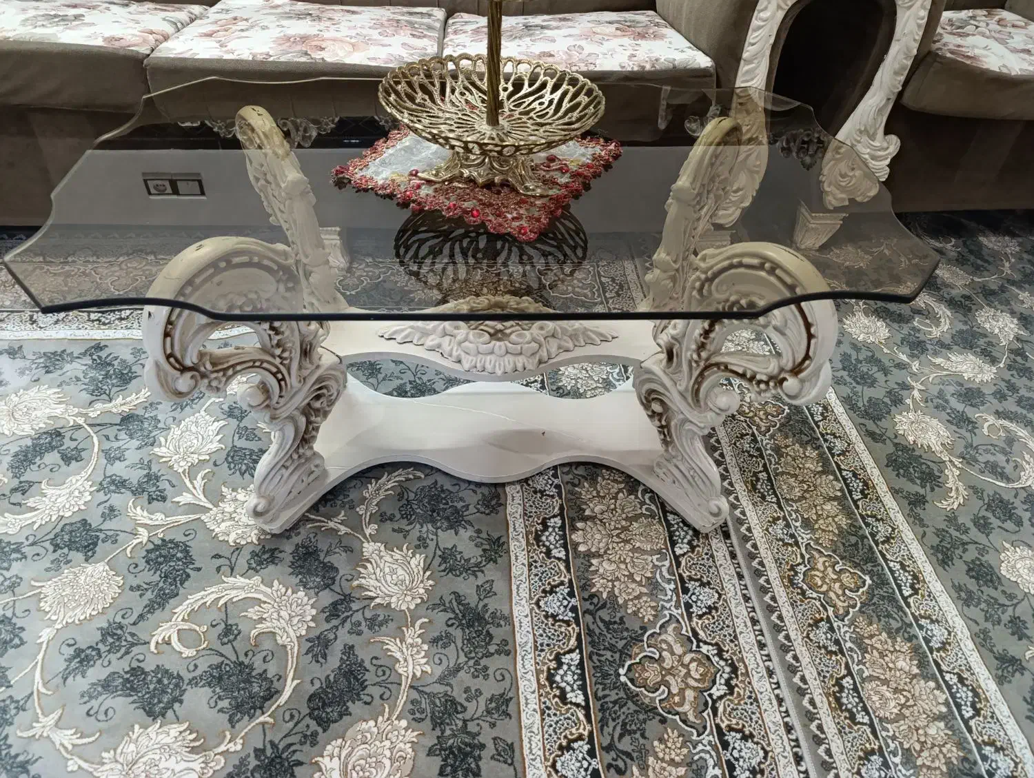 یک دست مبل ۷نفره با عسلی|مبلمان خانگی و میز عسلی|باغستان, |دیوار