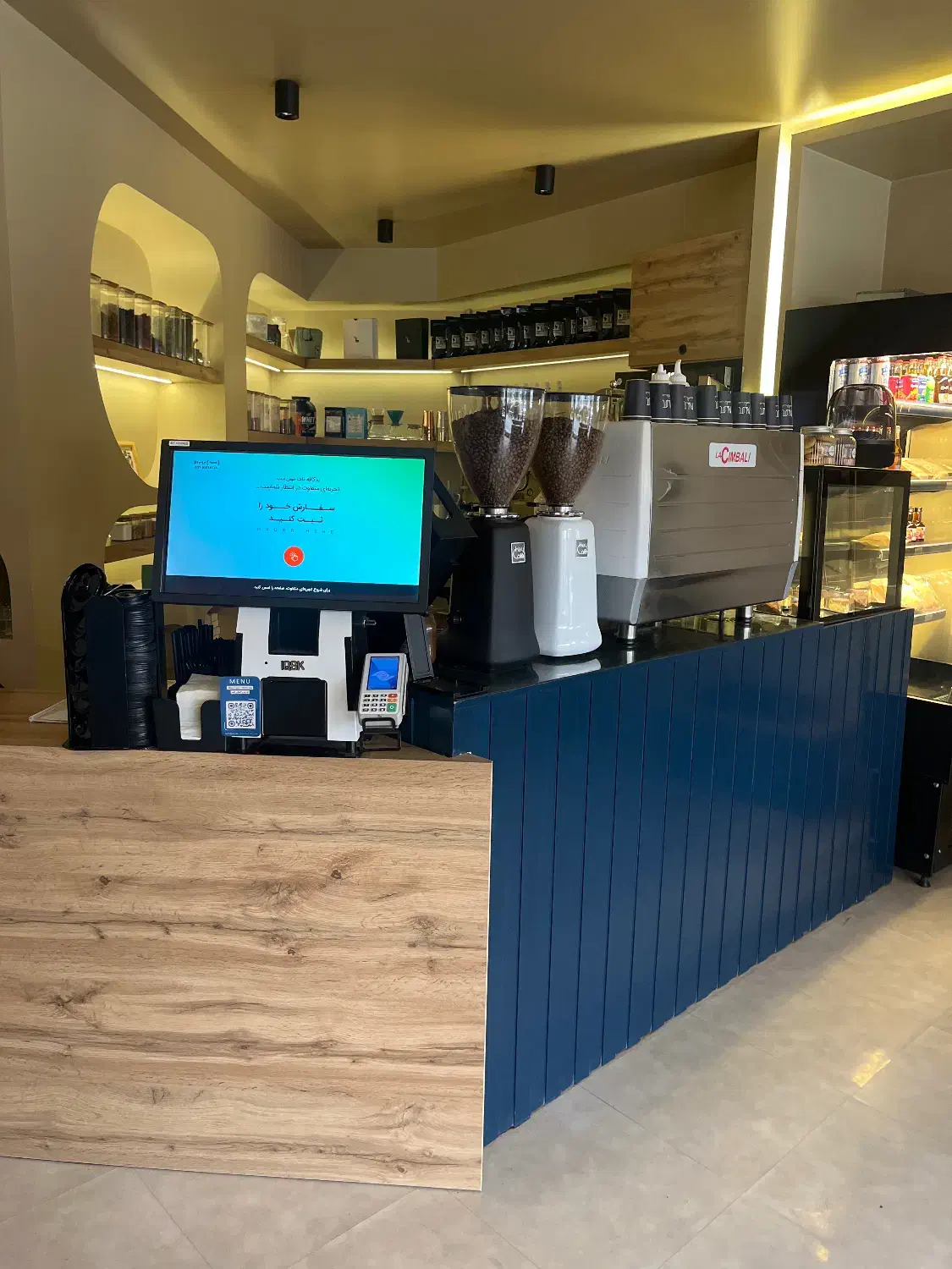 کاردر کافه|استخدام خدمات فروشگاه و رستوران|قزوین, |دیوار