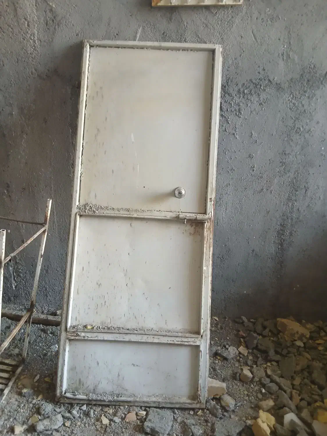 درب انباری و آهن ۱۴|مصالح و تجهیزات ساختمان|تاکستان, |دیوار