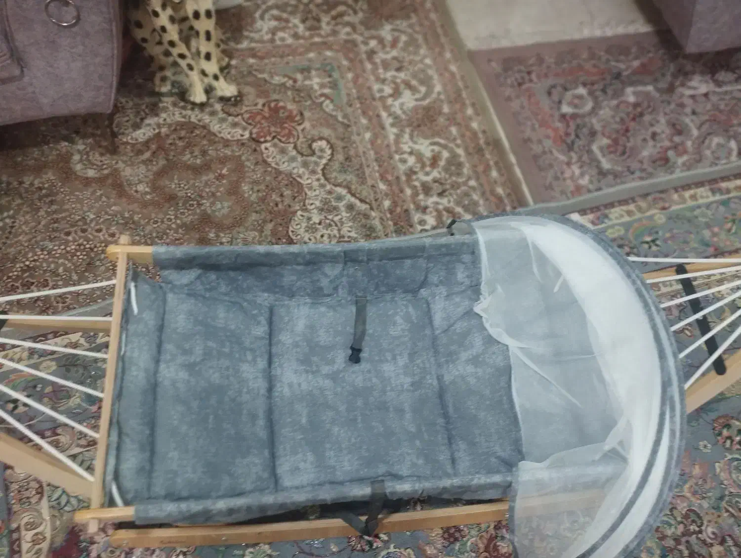 ننو نوزاد|تخت و سرویس خواب|کاشان, راوند|دیوار