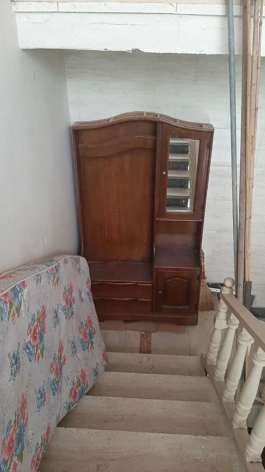 فروش لوازم چوبی جا لباسی و غیره|بوفه، ویترین، کنسول|گرگان, |دیوار