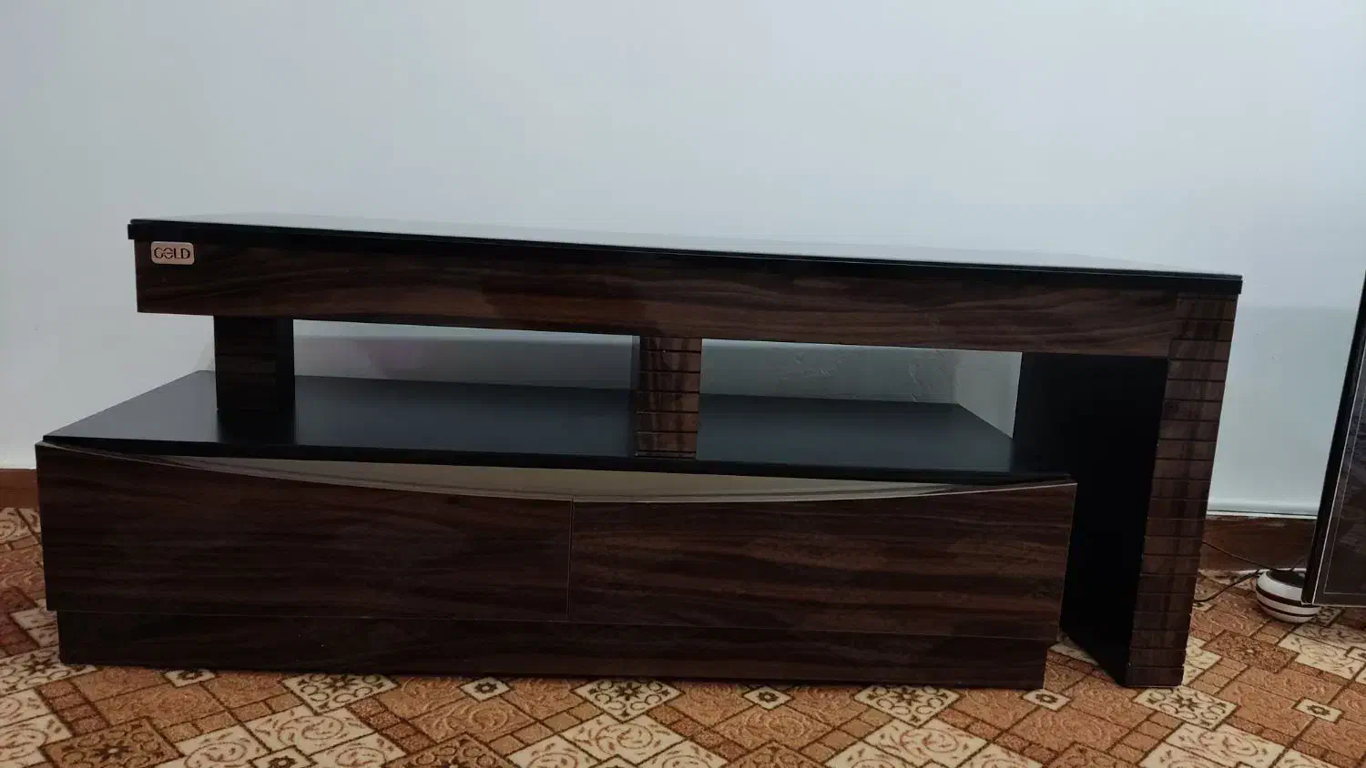 میز تلویزیون در حد نو نو بدون هیچگونه آسیبی|میز تلویزیون|مشگین شهر, |دیوار