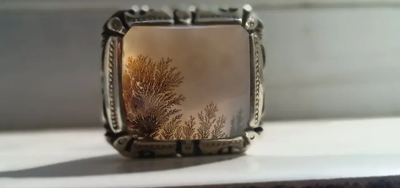 شجر برگ سوزنی|جواهرات|اصفهان, الهیه|دیوار