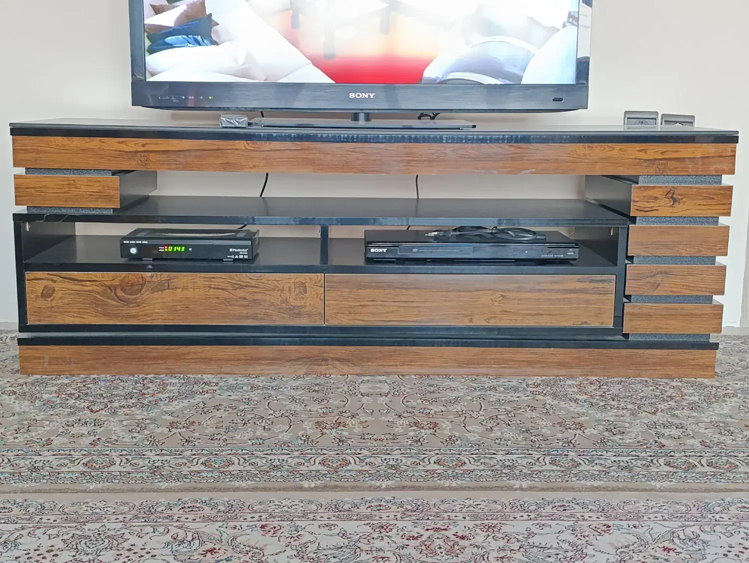 میز تلویزیون|میز تلویزیون|گلبهار, شهر جدید گلبهار|دیوار