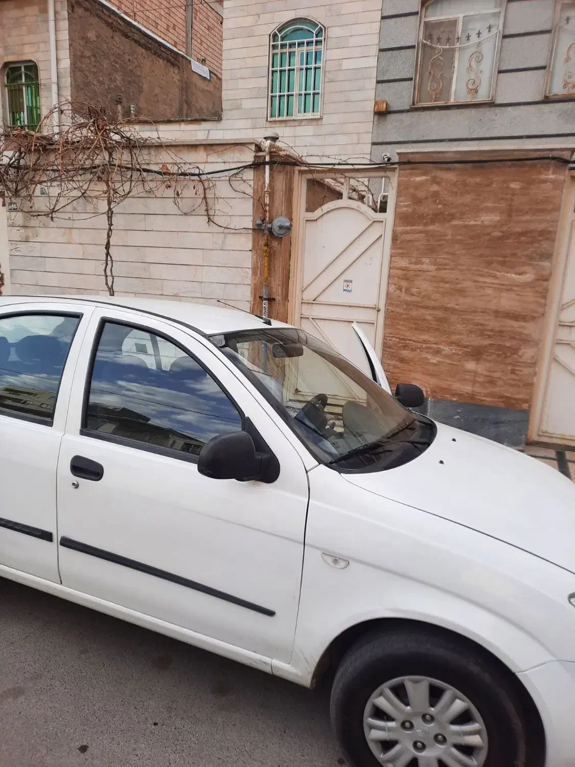 تیبا ۲ مدل ۹۸|خودرو سواری و وانت|هشتگرد, شهرک راه آهن|دیوار