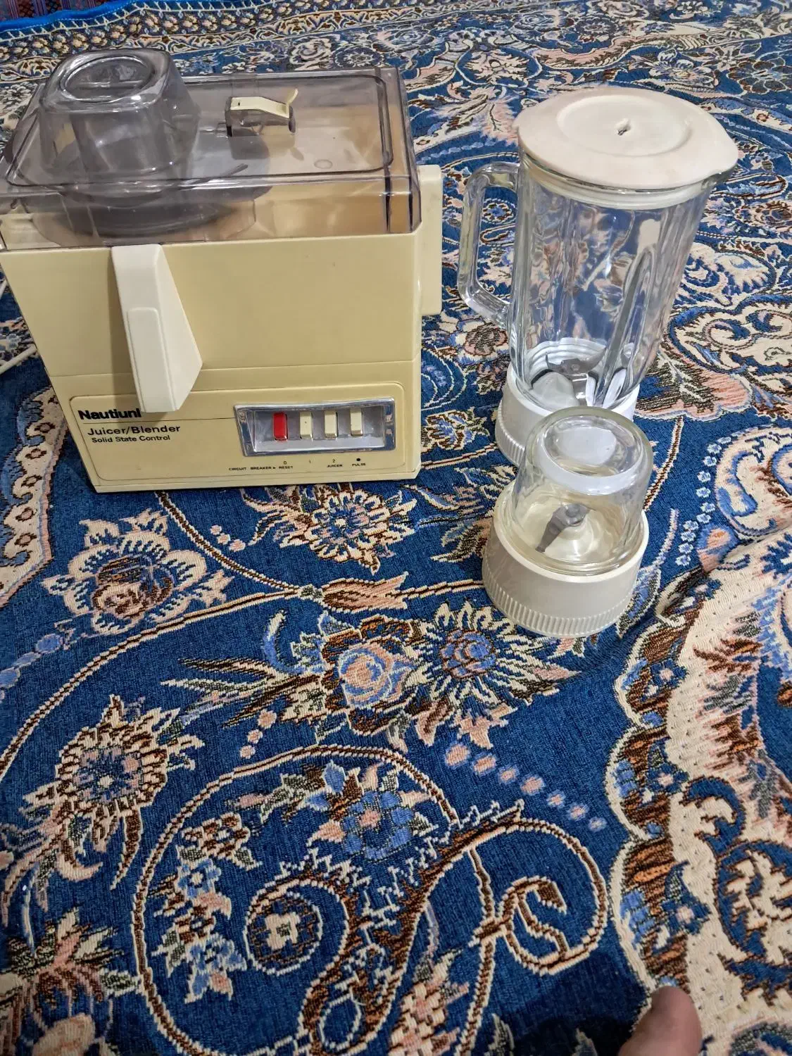 یک عد د آبمیوه گیری به فروش میرسد|آبمیوهگیر و آبمرکباتگیر|همدان, |دیوار