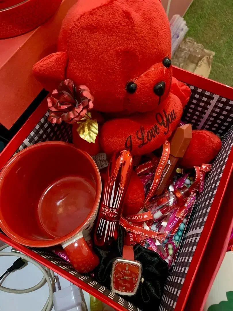 کادویی و هدیه و لوازم آرایشی (کیوت گالری)|آرایشی، بهداشتی، درمانی|زابل, |دیوار