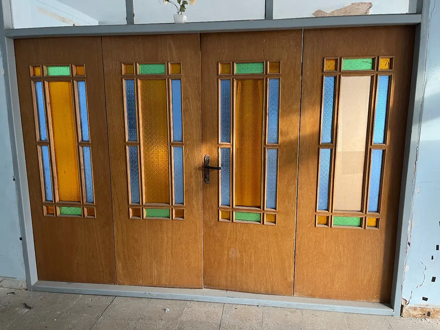 درب قدیمی|مصالح و تجهیزات ساختمان|مبارکه, |دیوار