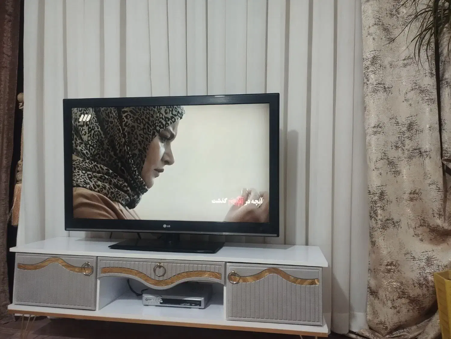 تلوزیون ال سی دی ۴۲تاحالاتعمیرنشده|تلویزیون و پروژکتور|تربت جام, شهید غلام زاده|دیوار