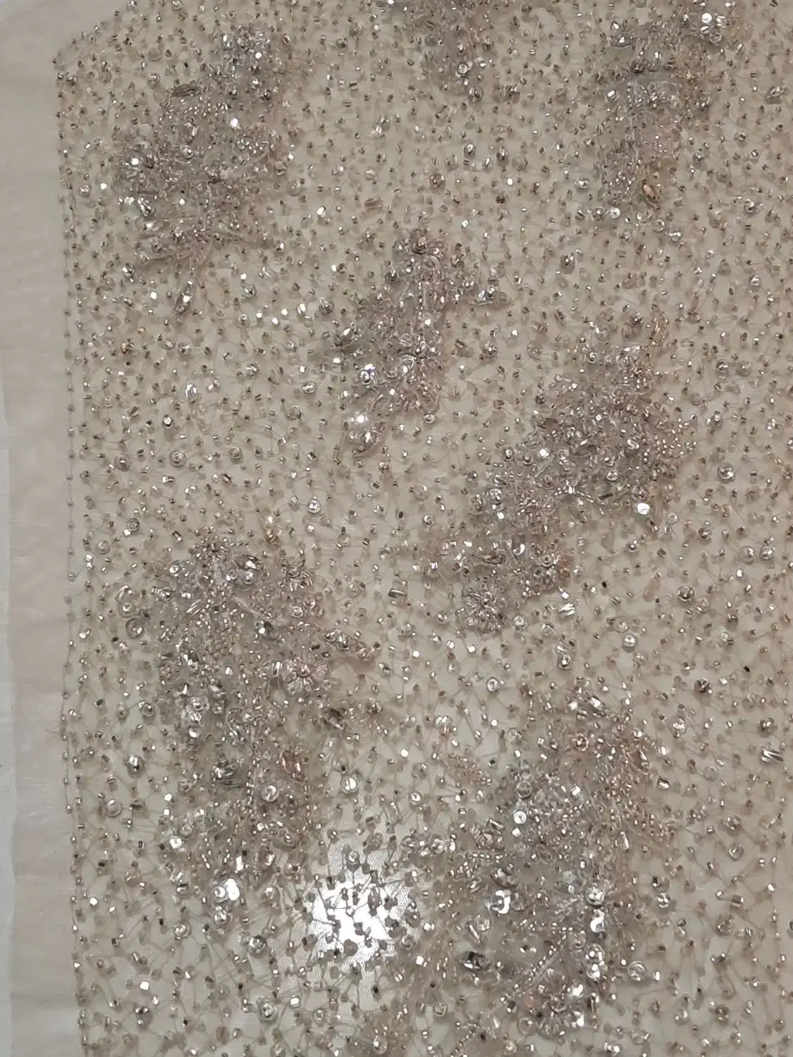 لباس عروس|لباس|شیراز, لاله|دیوار