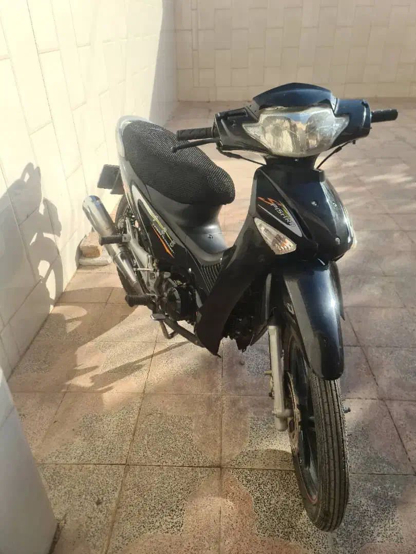 بی کلاچ پیشرو۱۳۵|موتورسیکلت|شاهینشهر, عطار|دیوار