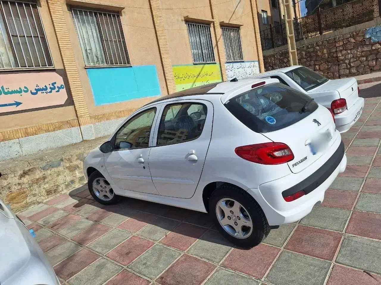 ۲۰۷ صفر کیلومتر|خودرو سواری و وانت|سنندج, |دیوار