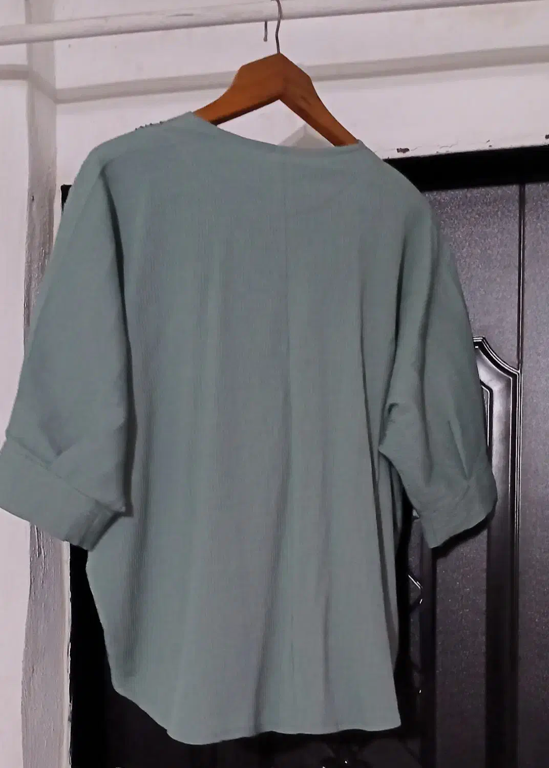 شومیز مجلسی|لباس|بندر انزلی, لیچارگی حسن رود|دیوار