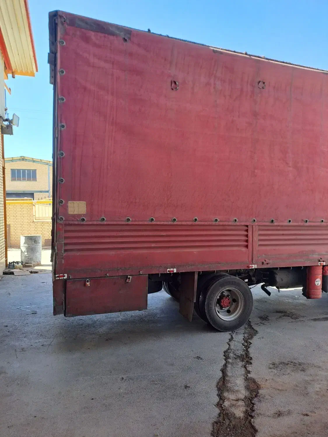 اتاق مسقف|خودرو سنگین|قم, نخودی|دیوار