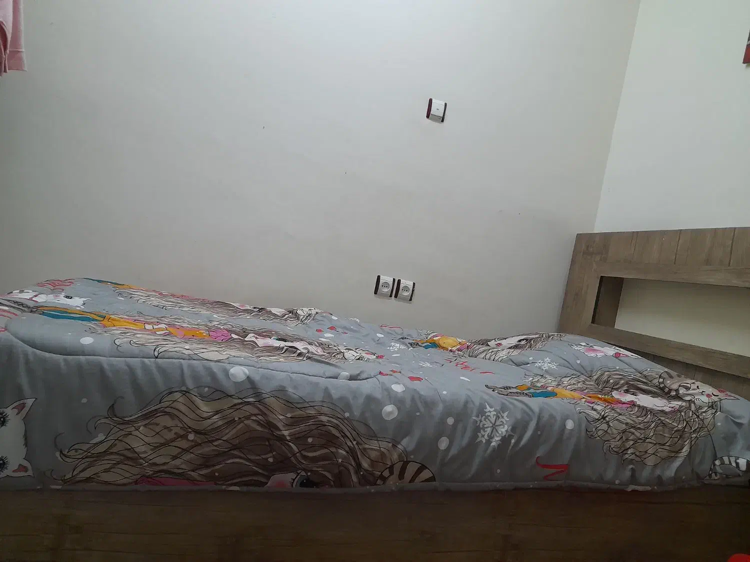 تخت تازه|تخت و سرویس خواب|طاهرگوراب, |دیوار