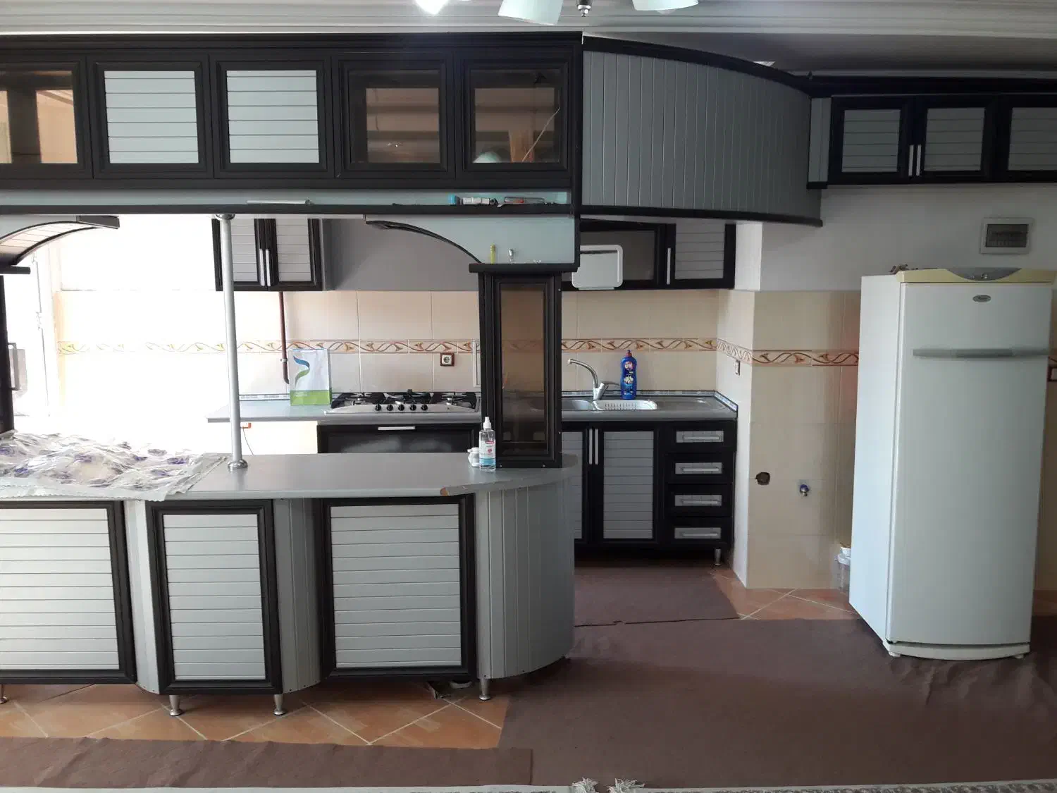 ۱۱۰ متر  دو  خواب  حافظ آباد جنب خیابان اصلی|اجارهٔ آپارتمان|رشت, یخسازی|دیوار