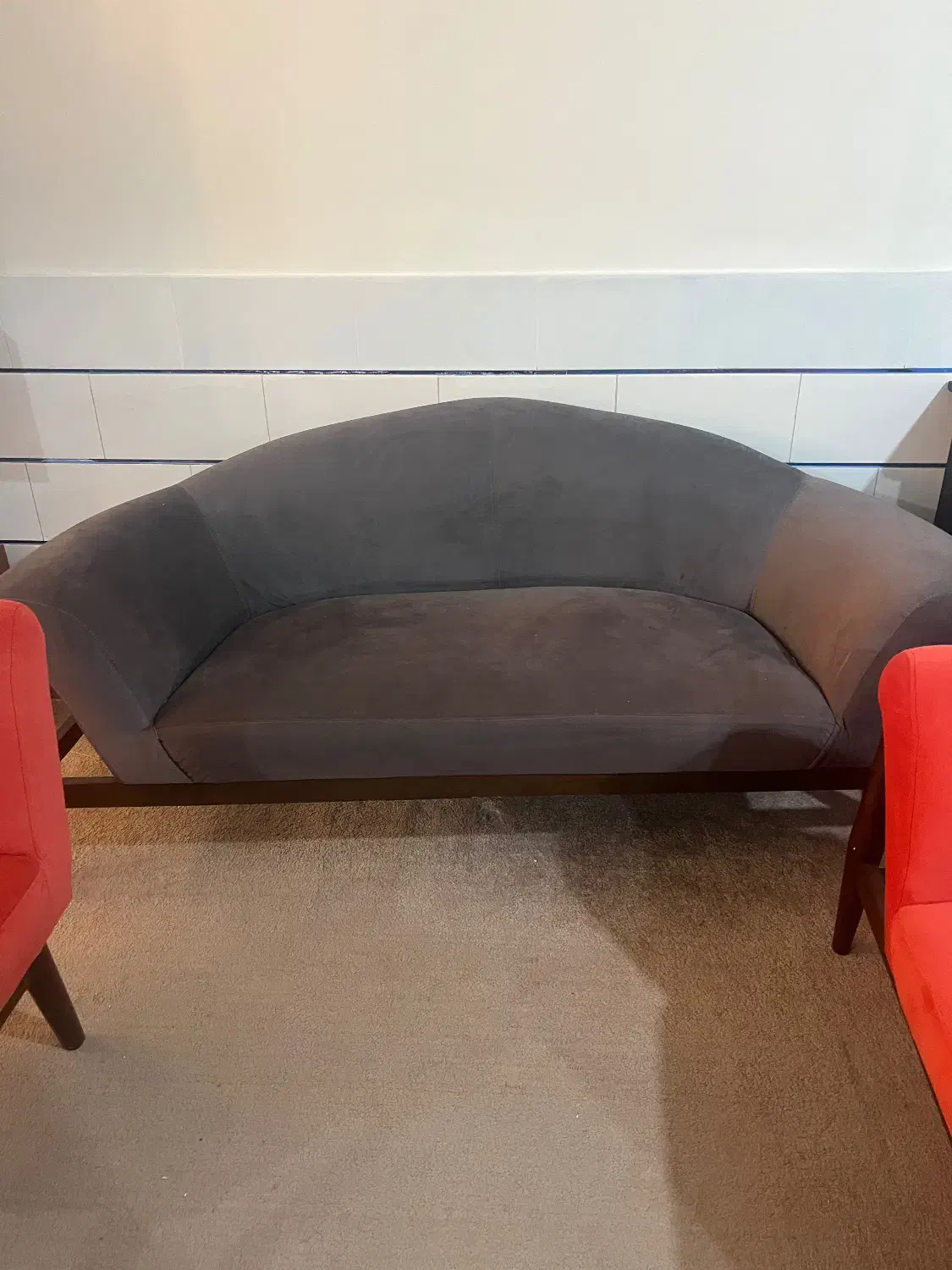 نیم ست مبلمان|مبلمان خانگی و میز عسلی|هشتگرد, شهرک اداری|دیوار