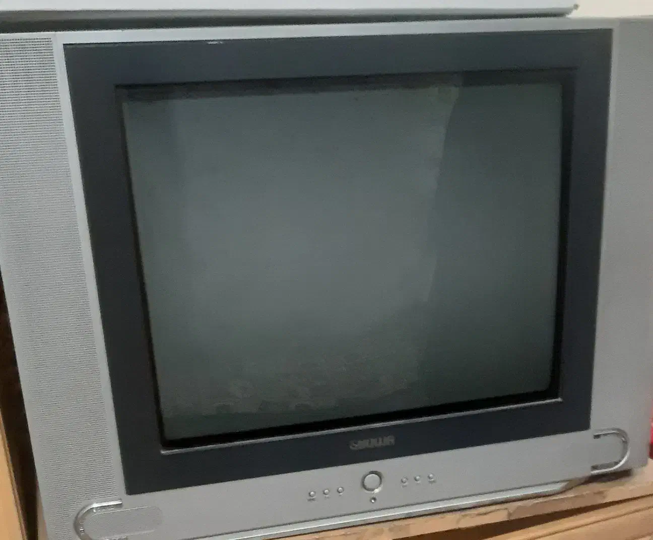 تلویزیون ۲۴ اینچ نو|تلویزیون و پروژکتور|زنجان, |دیوار