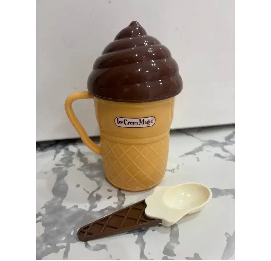 بستنی ساز مجیک جادویی نو هست به خریدار تخفیف میدم|سایر لوازم برقی|اراک, |دیوار