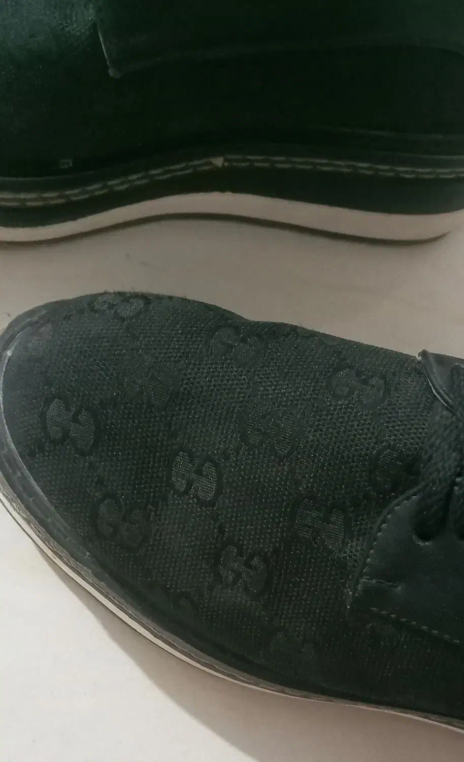 کفش|کیف، کفش، کمربند|پرند, فاز ۶|دیوار