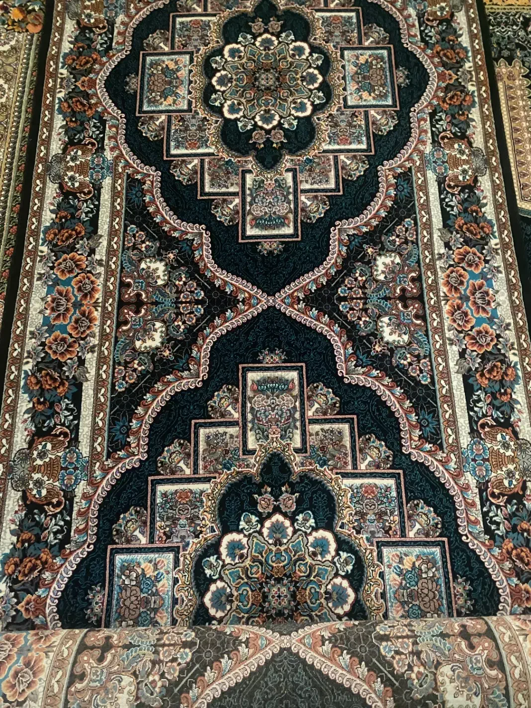 کناره فرش|فرش|کرمانشاه, |دیوار