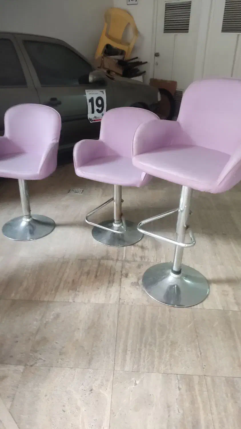 صندلی لاکچری داری اهرم بالا و پایین رونده|صندلی و نیمکت|رشت, پستک|دیوار